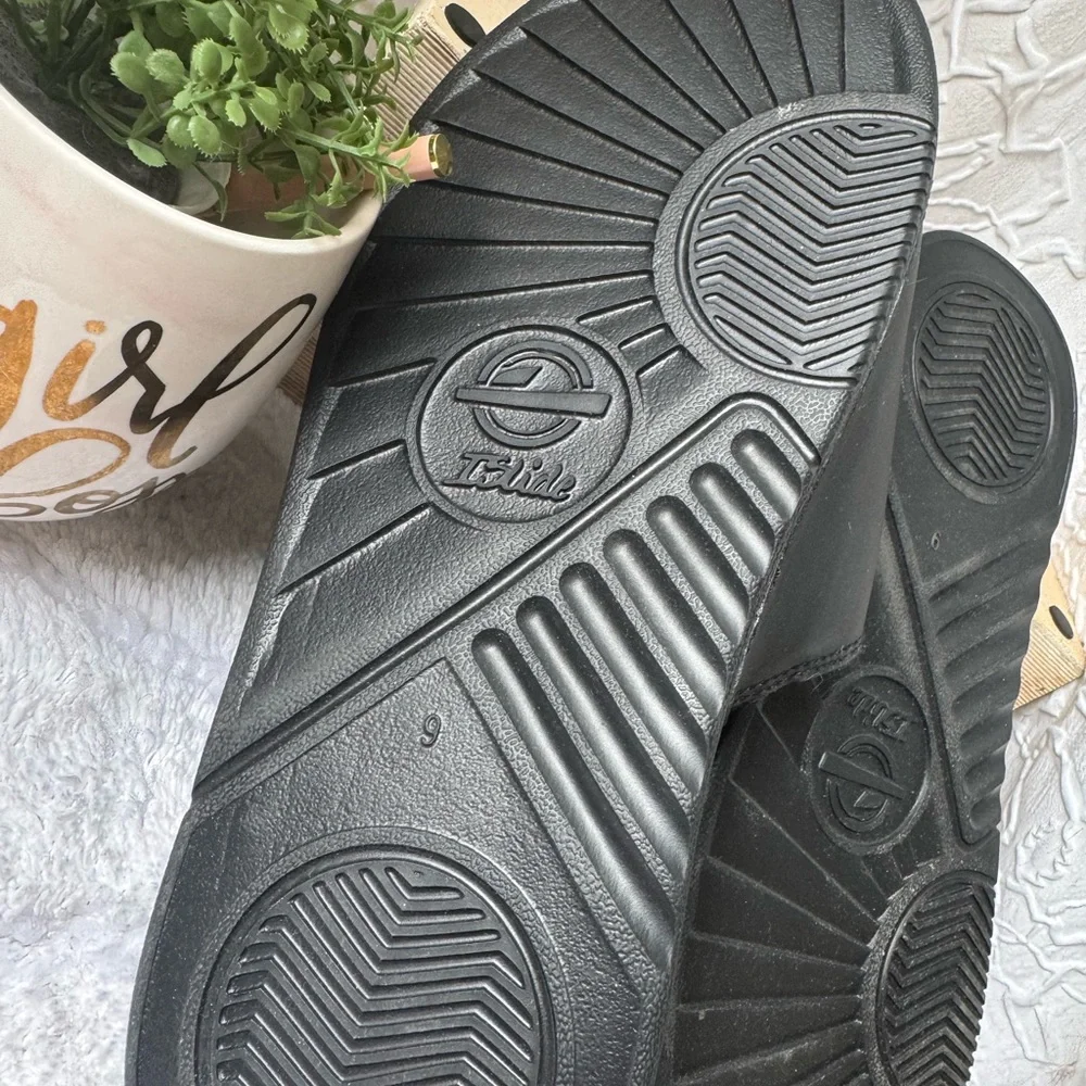 New Islide Black Slide slipper Sandals